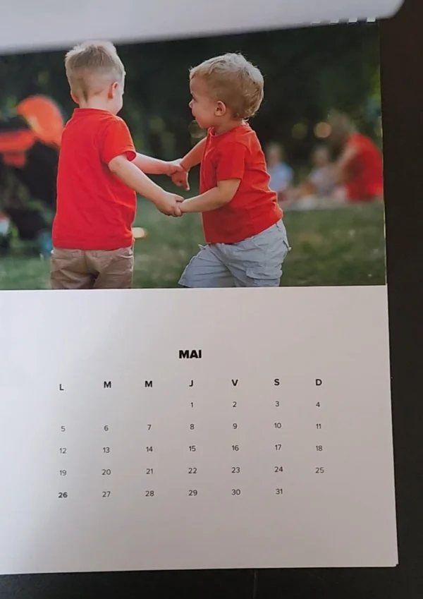 Calendar Personalizat cu 12 poze - Cadouri Personalizate cu Poze - imagine 5