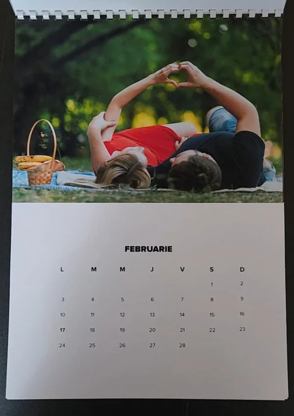 Calendar Personalizat cu 12 poze - Cadouri Personalizate cu Poze - imagine 2